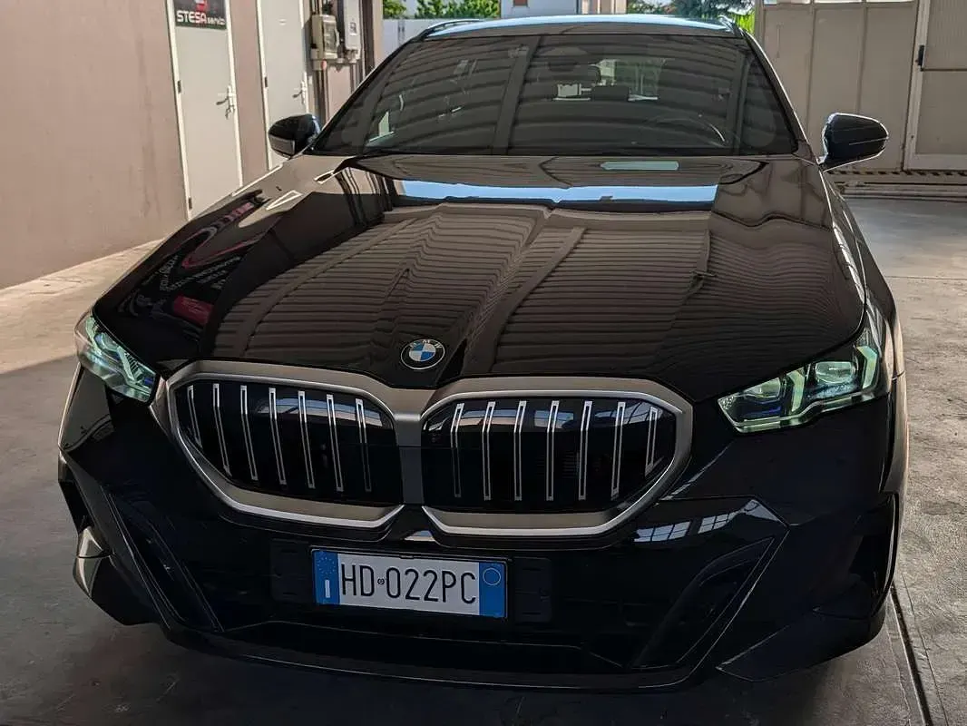 Usata BMW 520 M Sport 197 CV (144 kW) 2024 Nero Station wagon
