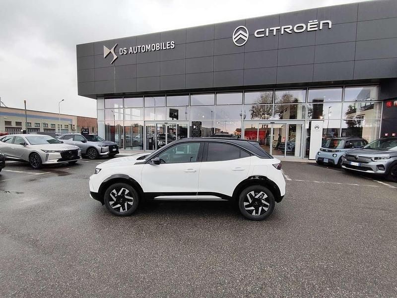 Nuova Opel Mokka 145 CV (106 kW) 2025 Arktis whitetetto nero SUV