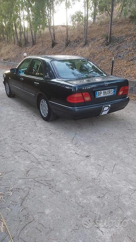 Usata Mercedes E200 Elegance 130 CV (95 kW) 1997 Berlina