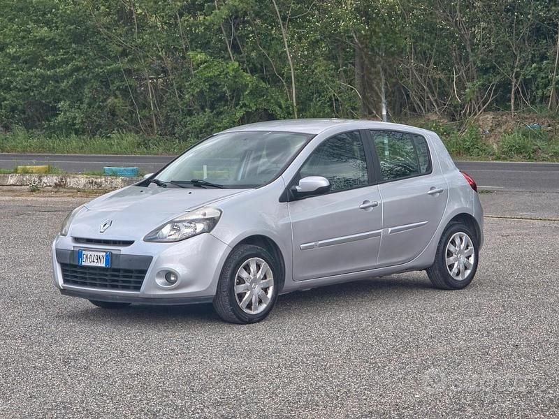 Usata Renault Clio IV 75 CV (55 kW) 2012 Grigio Berlina