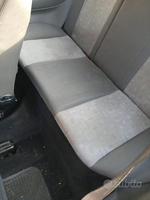 Usata Ford Fiesta 2000 Rosso Berlina