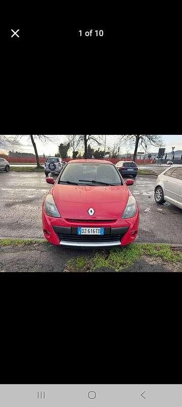 Usata Renault Clio II Dynamique 75 CV (55 kW) 2010 Rosso Berlina
