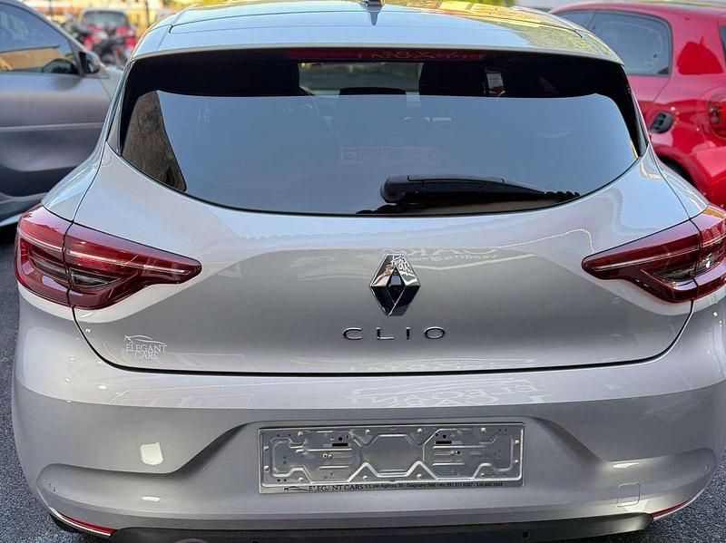 Usata Renault Clio V Business 101 CV (74 kW) 2023 Grigio Berlina