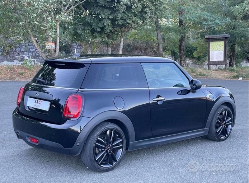 Usata Mini ONE 102 CV (75 kW) 2018 Nero Utilitaria