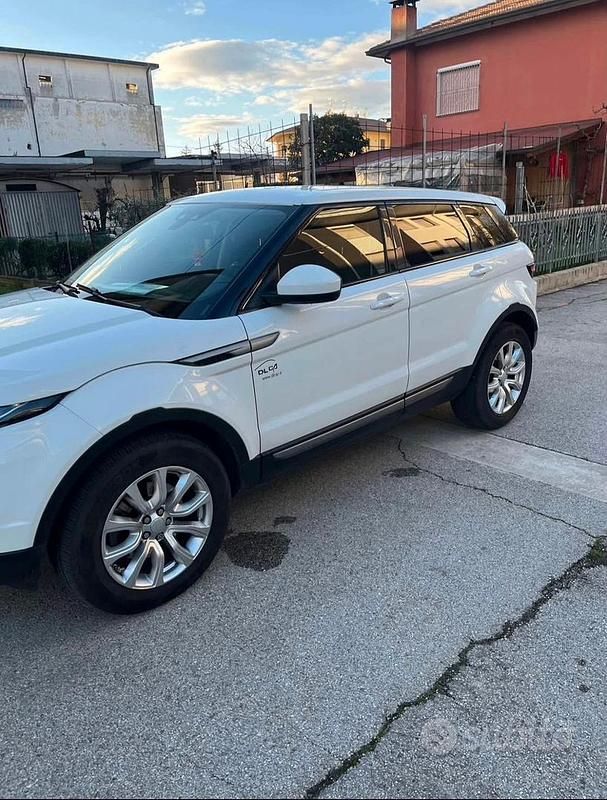 Usado Land Rover Range Rover evoque 160 HP (117 kW) 2016 Branco Sedan
