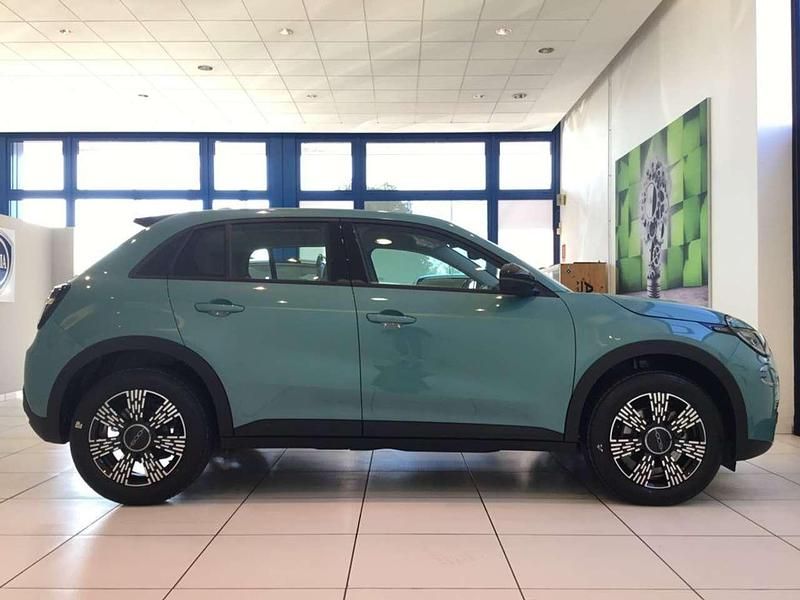 Nouvelle Fiat 600 Icon 110 ch (80 kW) 2026 Bleue SUV