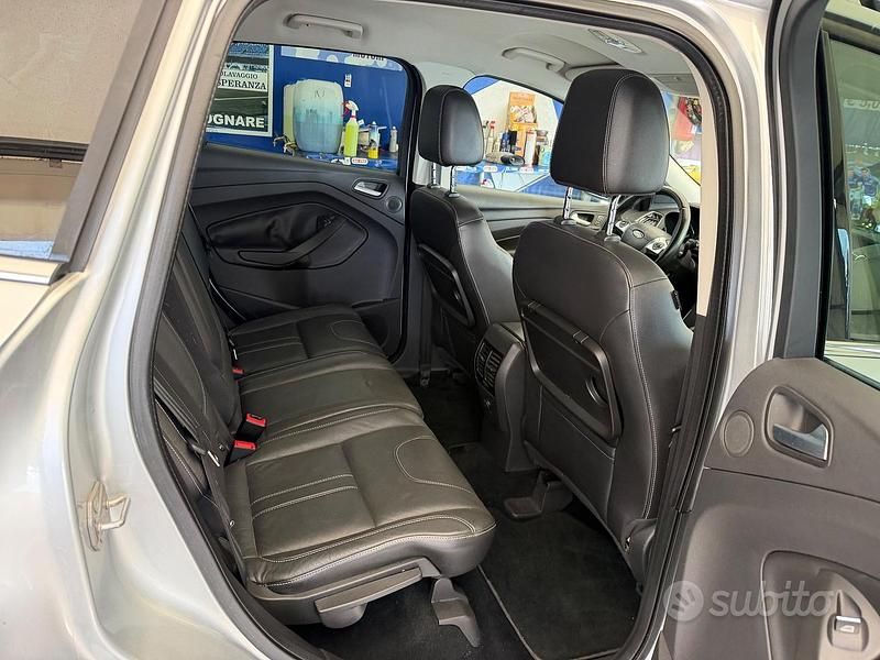 Usata Ford Kuga 140 CV (102 kW) 2013 Grigio SUV