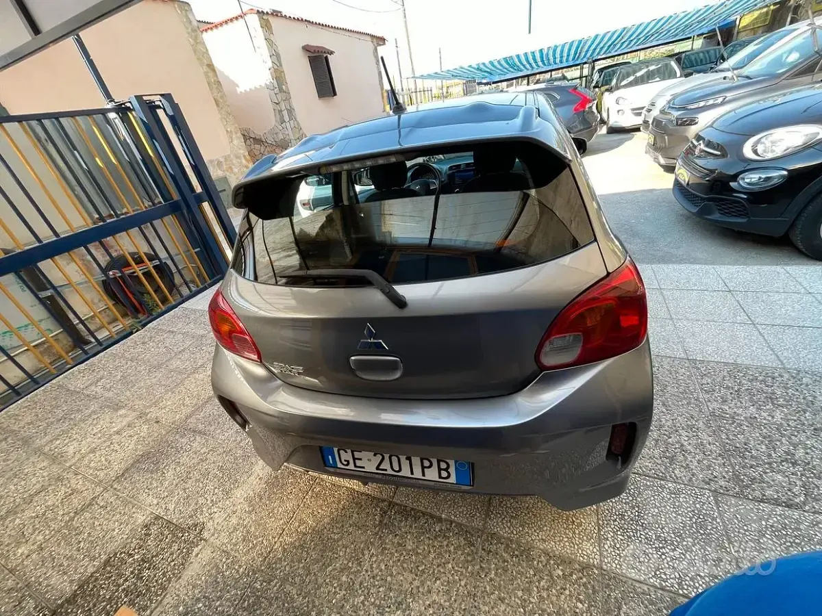 Usata Mitsubishi Space Star Intense 71 CV (52 kW) 2021 Grigio Utilitaria