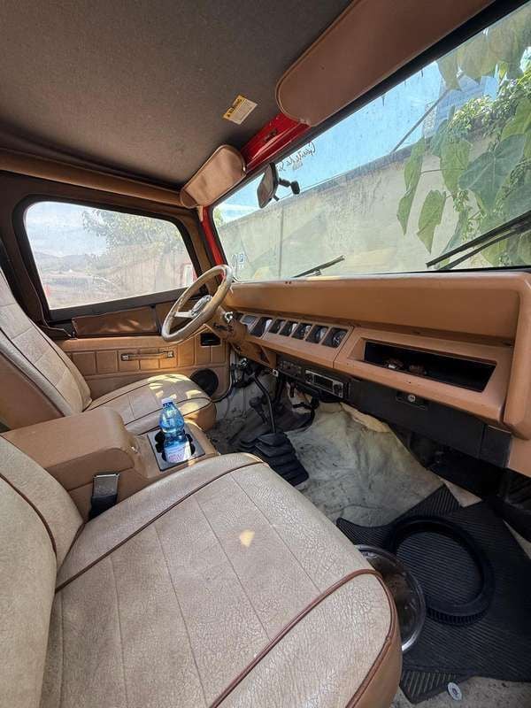 Usata Jeep Wrangler 80 CV (58 kW) 1987 Beige SUV