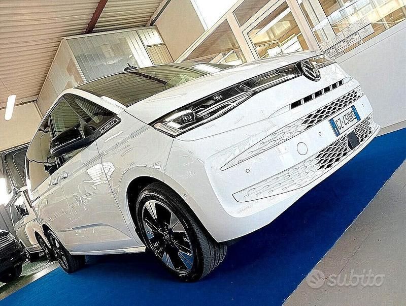 Usata VW Multivan Life 150 CV (110 kW) 2025 Bianco Furgone