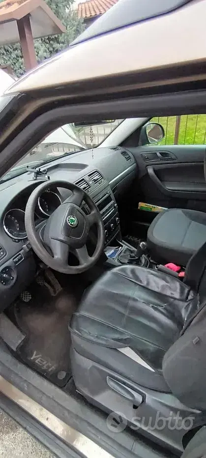 Usata Skoda Yeti 105 CV (77 kW) 2011 Marrone SUV