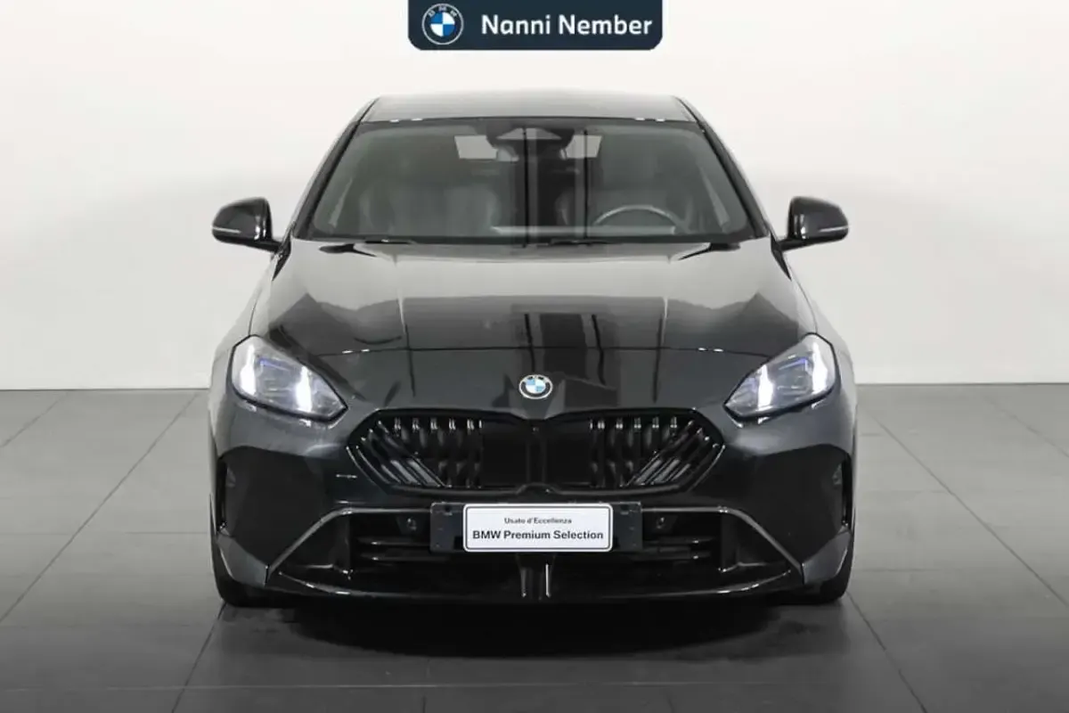 Usata BMW 220 M Sport 163 CV (119 kW) 2025 Black sapphire metallizzato Coupé