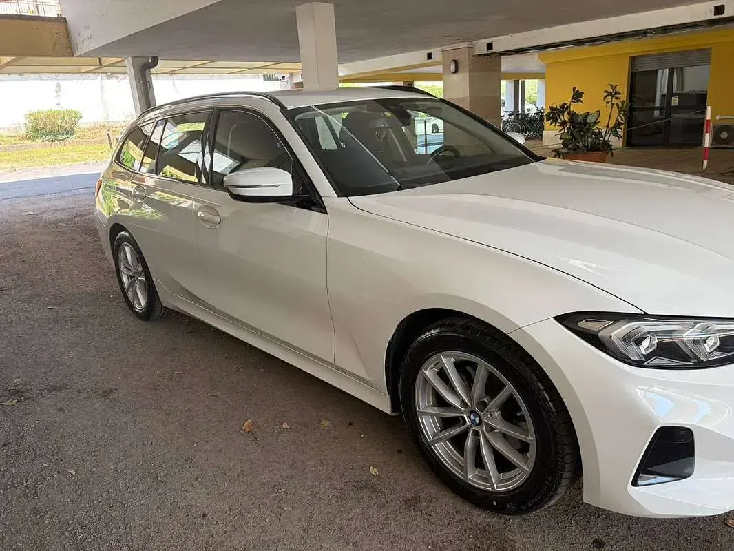 Usata BMW 320 190 CV (139 kW) 2023 Bianco Station wagon