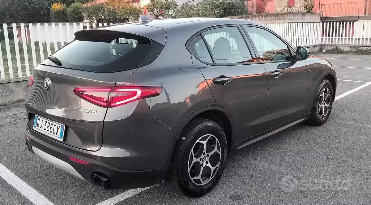 Usata Alfa Romeo Stelvio Super 160 CV (117 kW) 2022 Grigio SUV