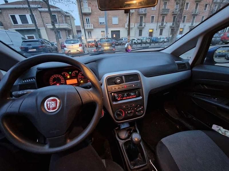 Usata Fiat Punto Lounge 77 CV (56 kW) 2013 Utilitaria