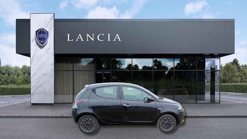 Usata Lancia Ypsilon S 69 CV (50 kW) 2024 Nero vesuvio Utilitaria