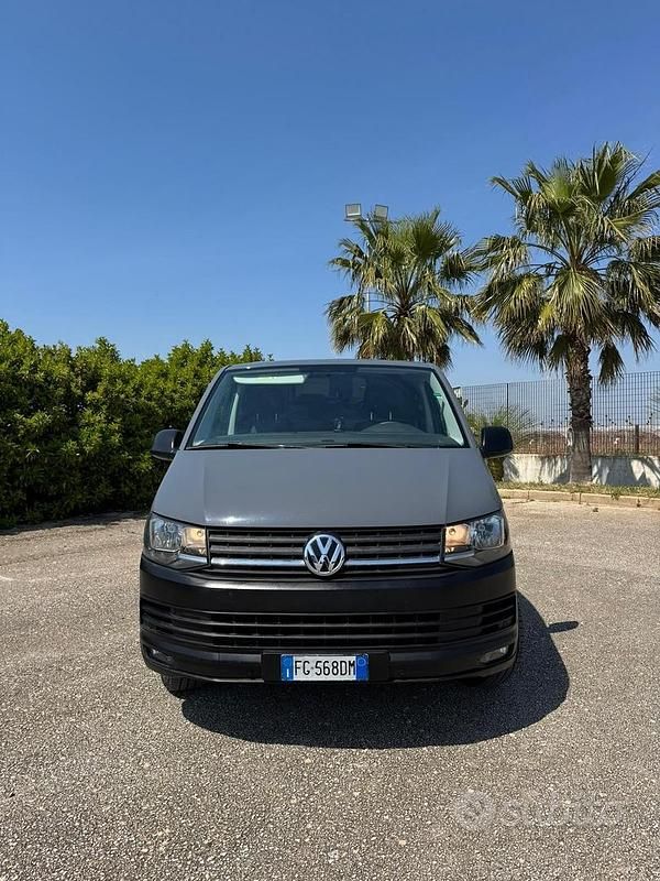 Usata VW Transporter 150 CV (110 kW) 2016 Grigio Furgone