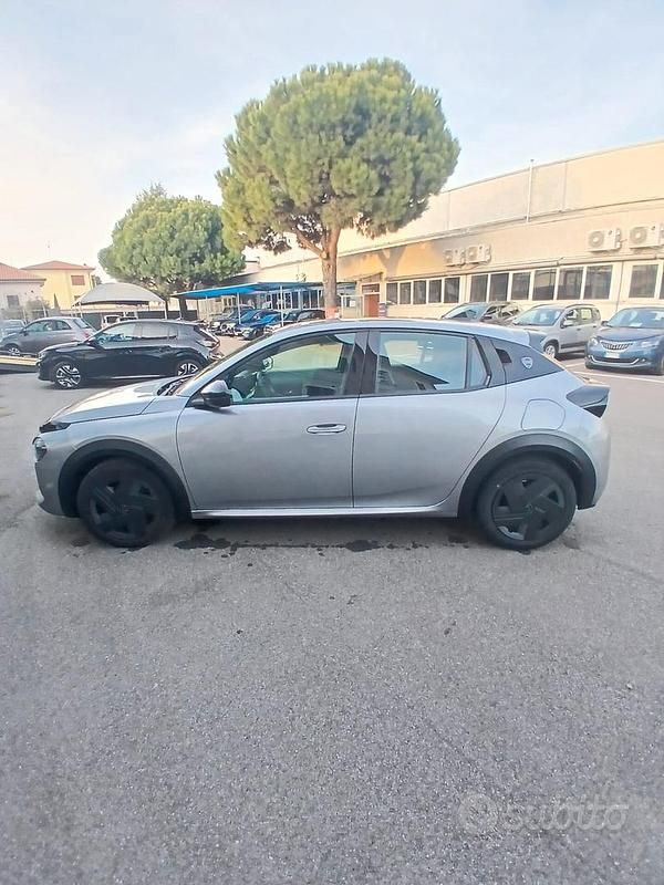 Usata Lancia Ypsilon 100 CV (73 kW) 2025 Grigio Utilitaria