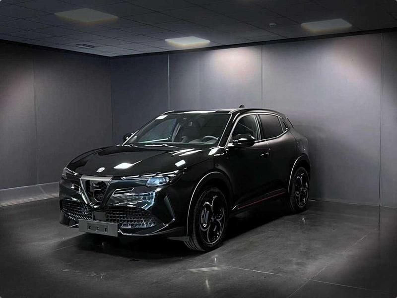 Nero Usata 2024 Alfa Romeo Junior Edizione Speciale SUV | 27.590 € (Ottimo prezzo) - Immagine 1/4