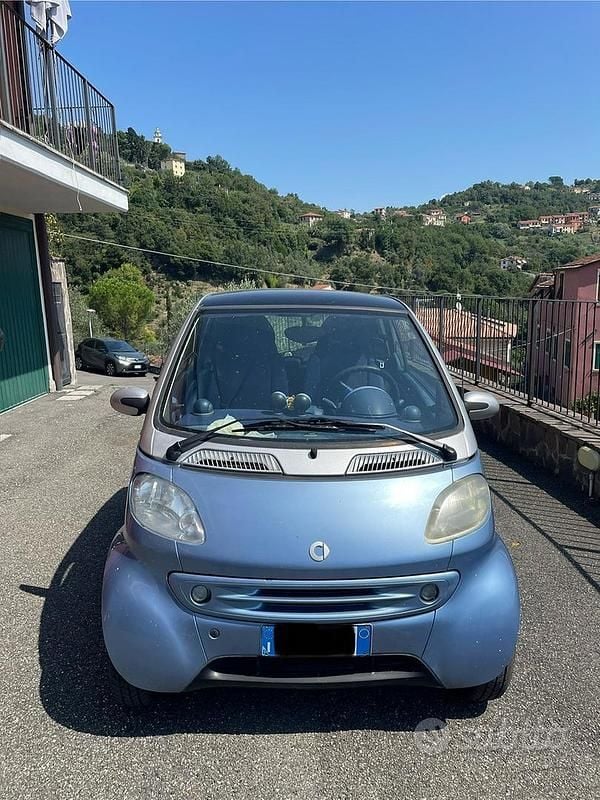 Usata 1999 Smart ForTwo Coupé Utilitaria | 2000 € (Ottimo prezzo) - Immagine 1/4
