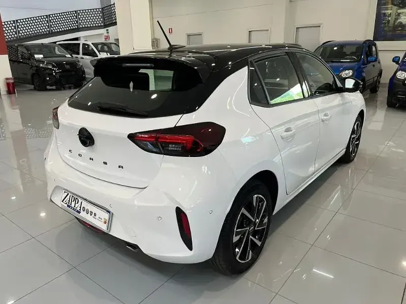 Usata Opel Corsa 101 CV (74 kW) 2025 Bianco Utilitaria