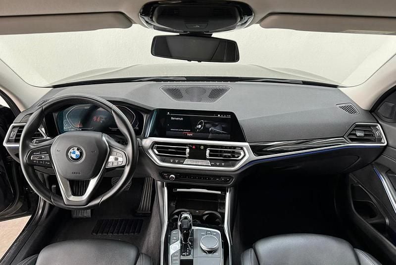 Usata BMW 320 Sport Line 191 CV (140 kW) 2020 Black saphir metallizzato Station wagon
