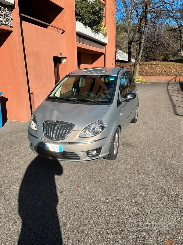 Usata Lancia Musa 77 CV (56 kW) 2012 Monovolume