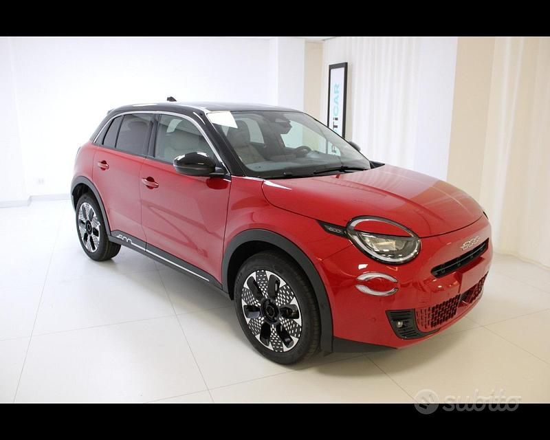 Nuova Fiat 600 La Prima 110 CV (80 kW) 2025 Rosso Station wagon