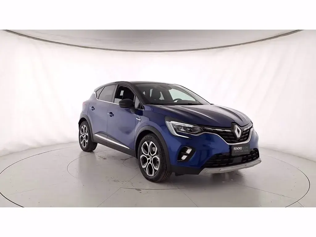 Usata Renault Captur Techno 143 CV (105 kW) 2023 Blu scuro SUV