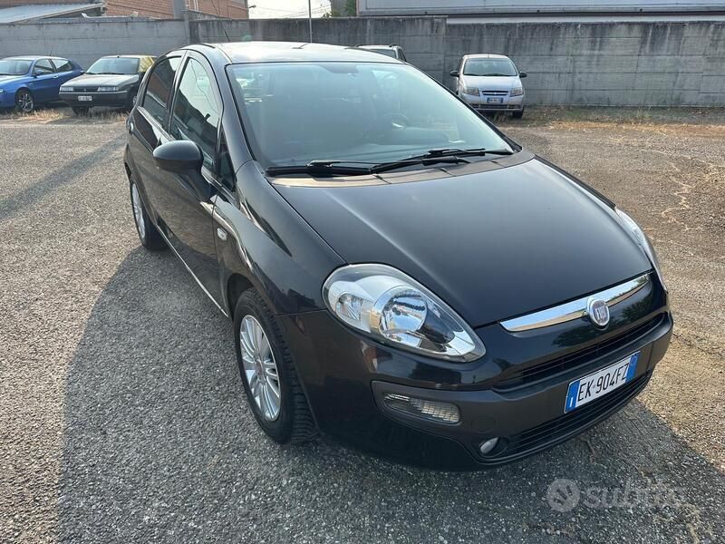 Nero Usata 2011 Fiat Punto Evo Dynamic Due volumi | 4800 € (Buon prezzo) - Immagine 1/4