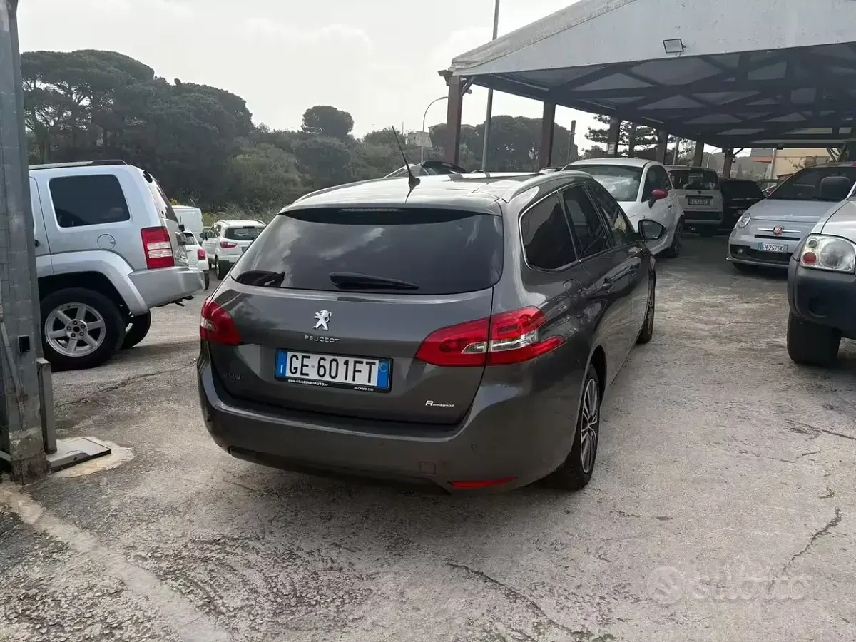 Usata Peugeot 308 131 CV (96 kW) 2021 Grigio Station wagon