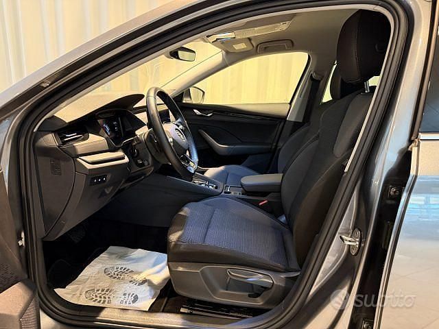 Usata Skoda Octavia Executive 116 CV (85 kW) 2024 Grigio Berlina