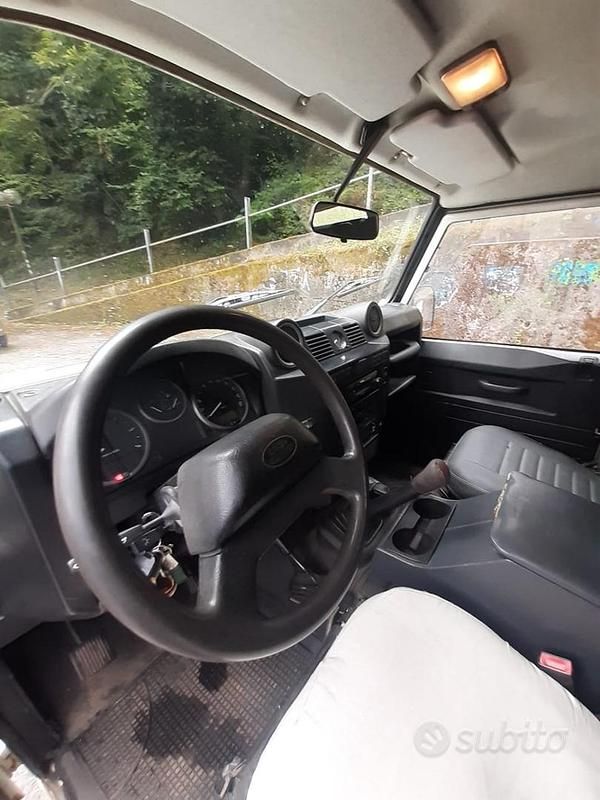 Usata Land Rover Defender 86 CV (63 kW) 2007 Bianco SUV