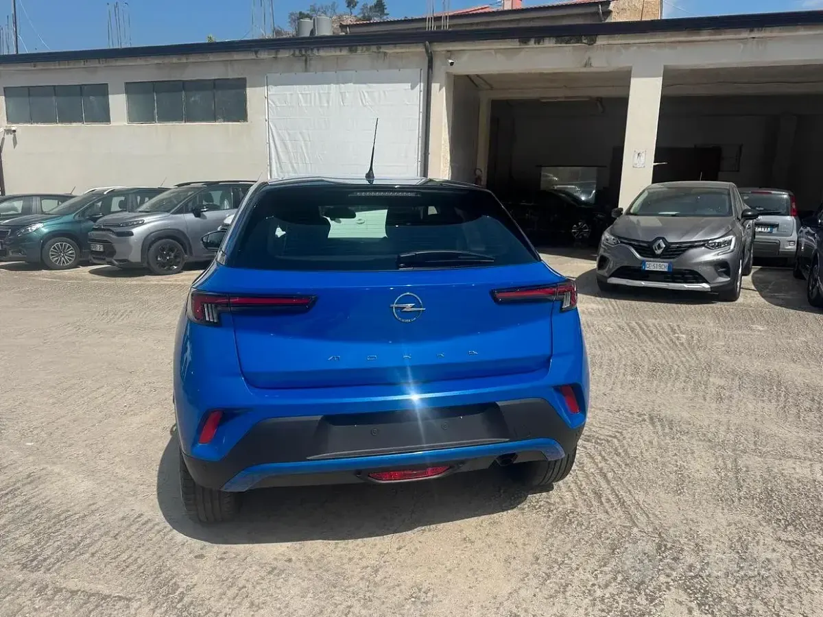 Usata Opel Mokka Elegance 101 CV (74 kW) 2024 Bluazzurro SUV