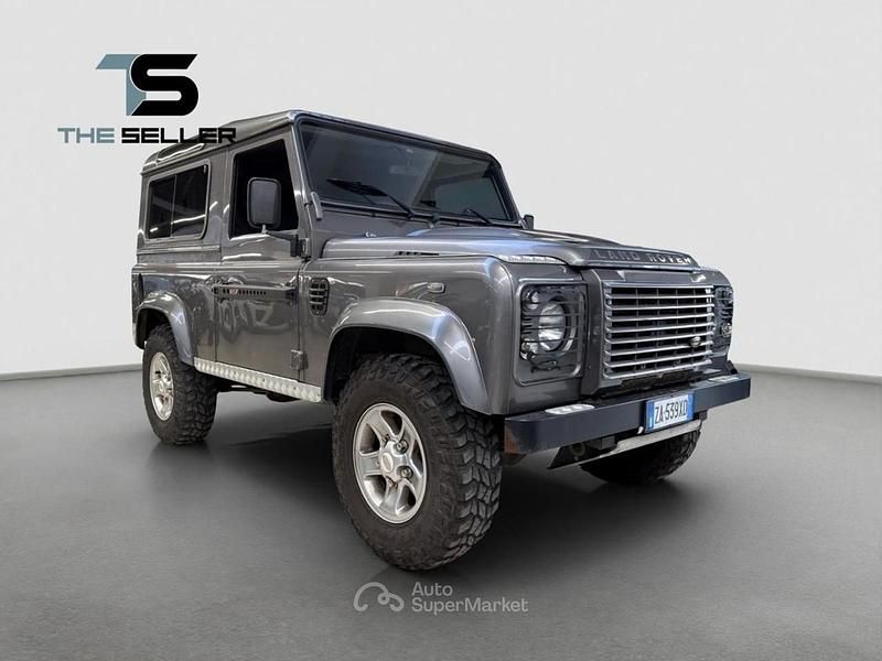 Usata Land Rover Defender SE 122 CV (89 kW) 2010 Grigio Station wagon