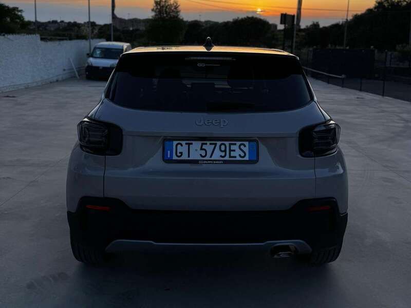 Nuova Jeep Avenger Longitude 101 CV (74 kW) 2025 Grigio SUV