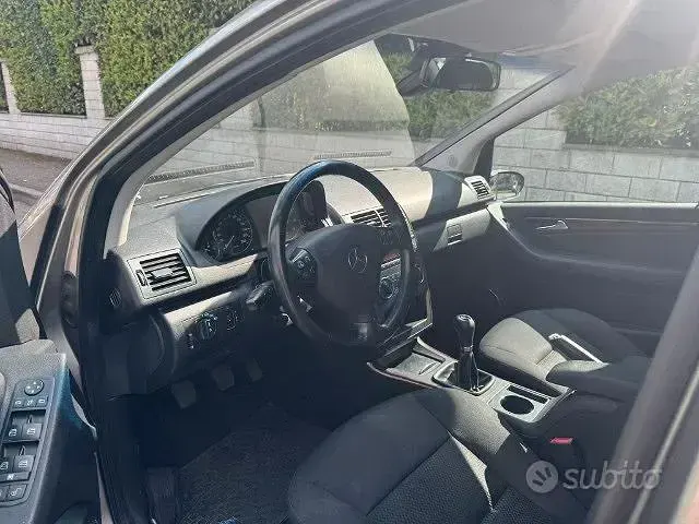 Usata Mercedes A200 Classic 136 CV (100 kW) 2005 Grigio Monovolume