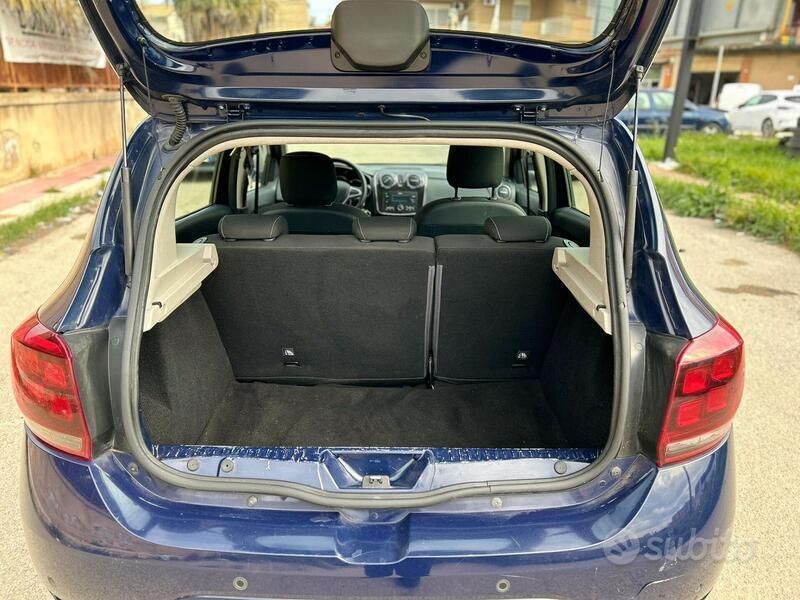 Usata Dacia Sandero Acces 90 CV (66 kW) 2019 Blu Utilitaria