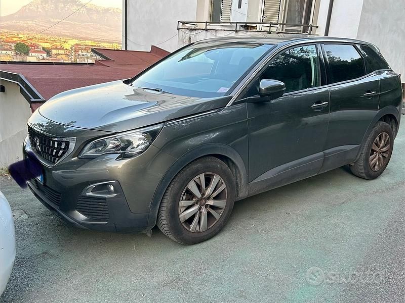 Usata Peugeot 3008 Active 2018 Verde SUV