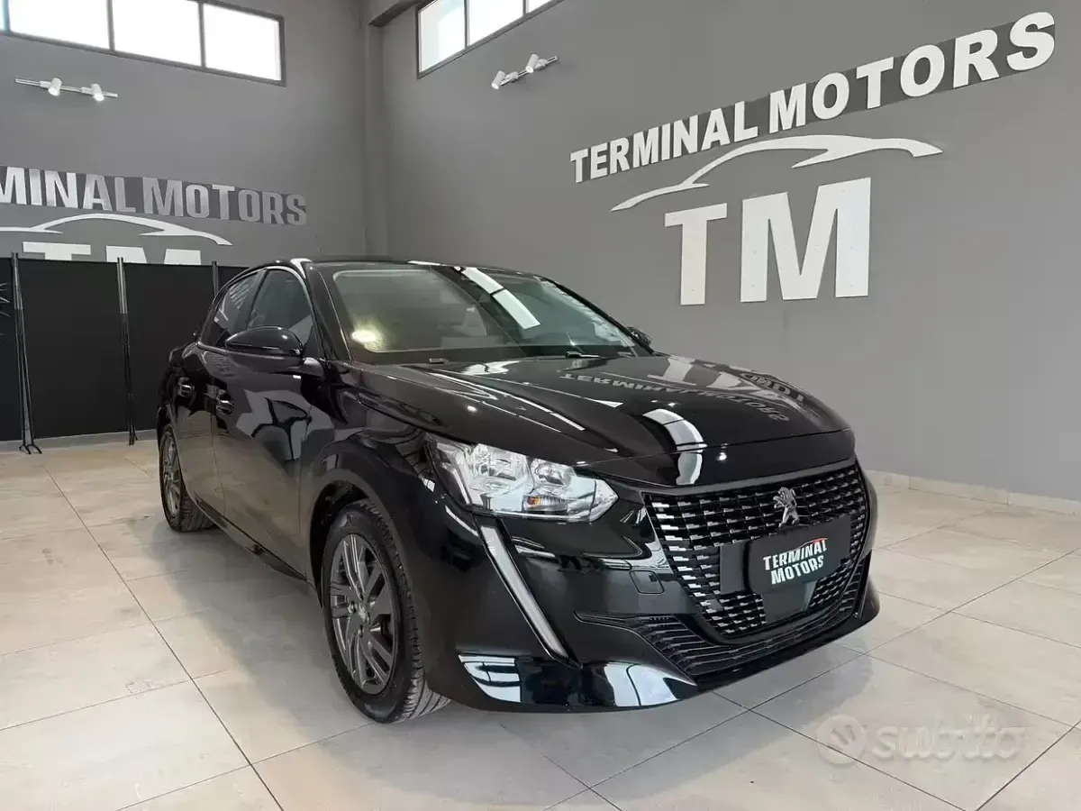 Usata Peugeot 208 Active 102 CV (75 kW) 2023 Nero Utilitaria