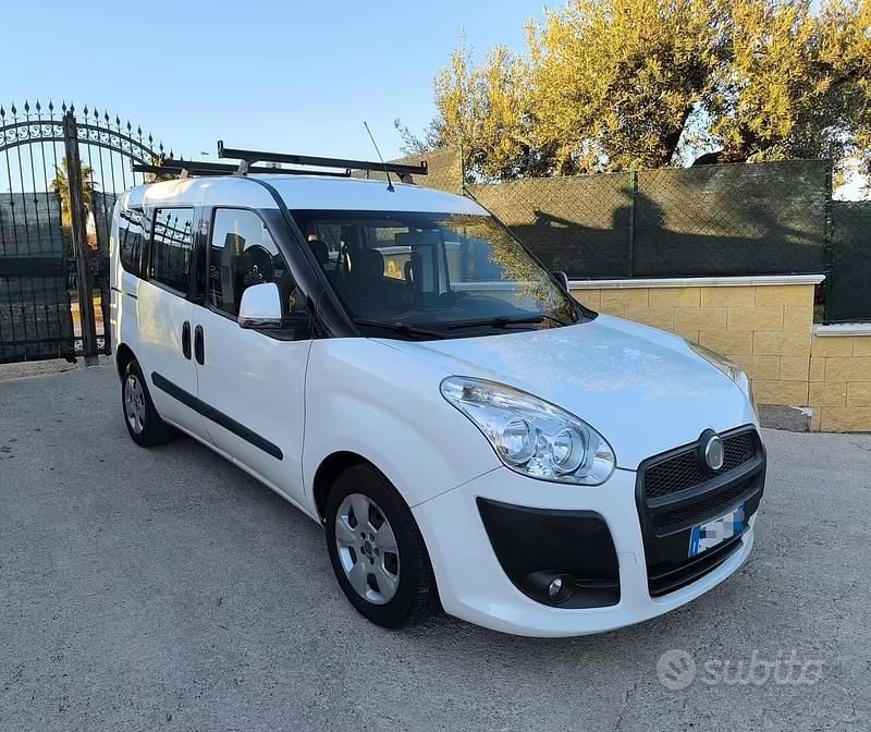 Usata Fiat Doblò Emotion 105 CV (77 kW) 2010 Bianco Monovolume
