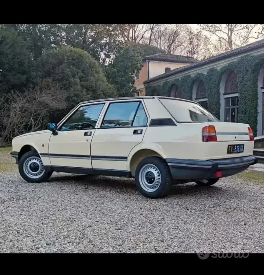 Usata Alfa Romeo Giulietta 109 CV (80 kW) 1982 Bianco Berlina