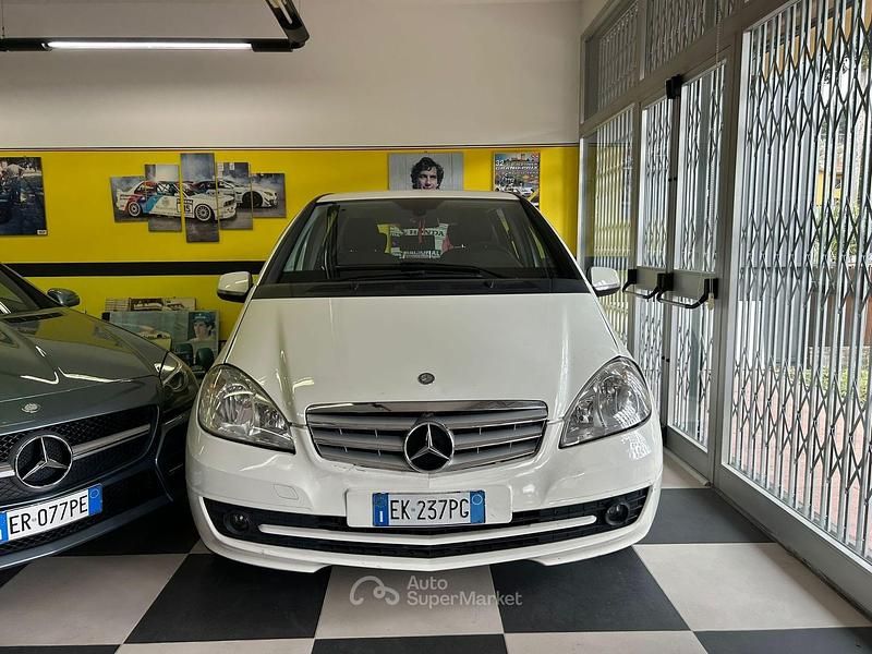 Usata Mercedes A160 95 CV (69 kW) 2011 Bianco Monovolume