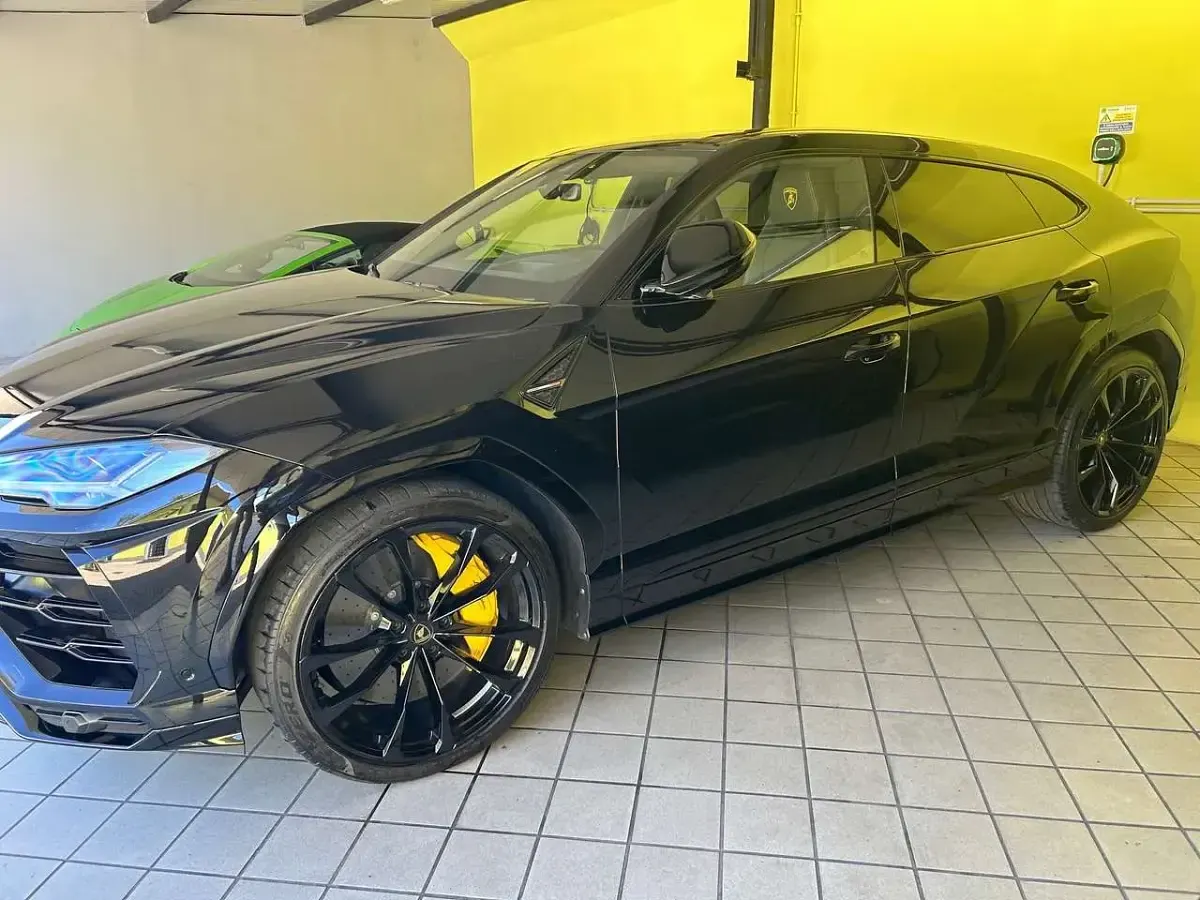 Usata Lamborghini Urus 650 CV (478 kW) 2023 Nero SUV