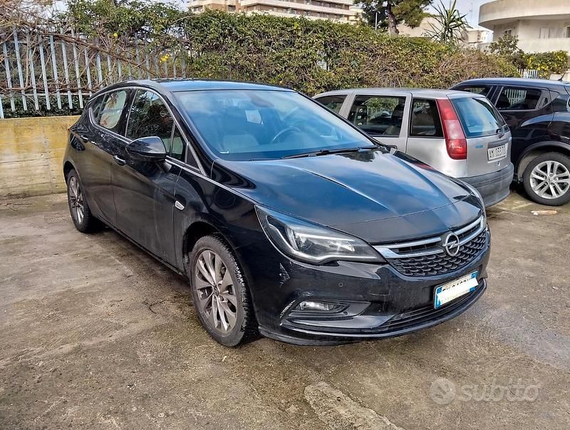 Usata Opel Astra 110 CV (80 kW) 2019 Nero Berlina
