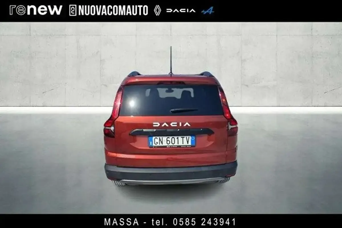 Usata Dacia Jogger Expression 101 CV (74 kW) 2023 Rosso dinamico Monovolume