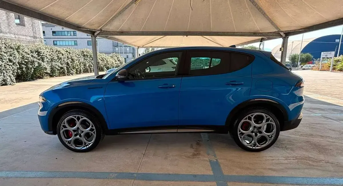Usata Alfa Romeo Tonale Edizione Speciale 179 CV (131 kW) 2023 Azzurro metallizzato SUV