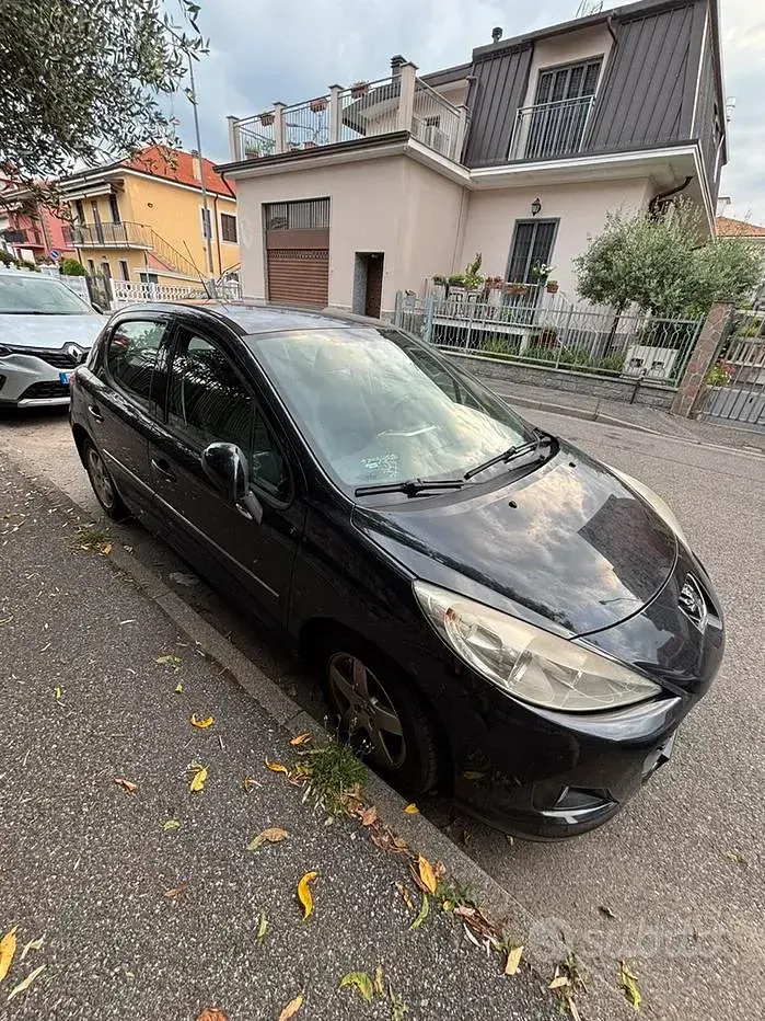 Usata Peugeot 207 68 CV (50 kW) 2013 Nero Utilitaria
