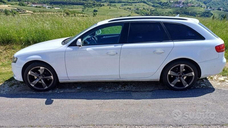 Bianco Usata 2011 Audi A4 Station wagon | 10.500 € (Molto cara) - Immagine 1/4