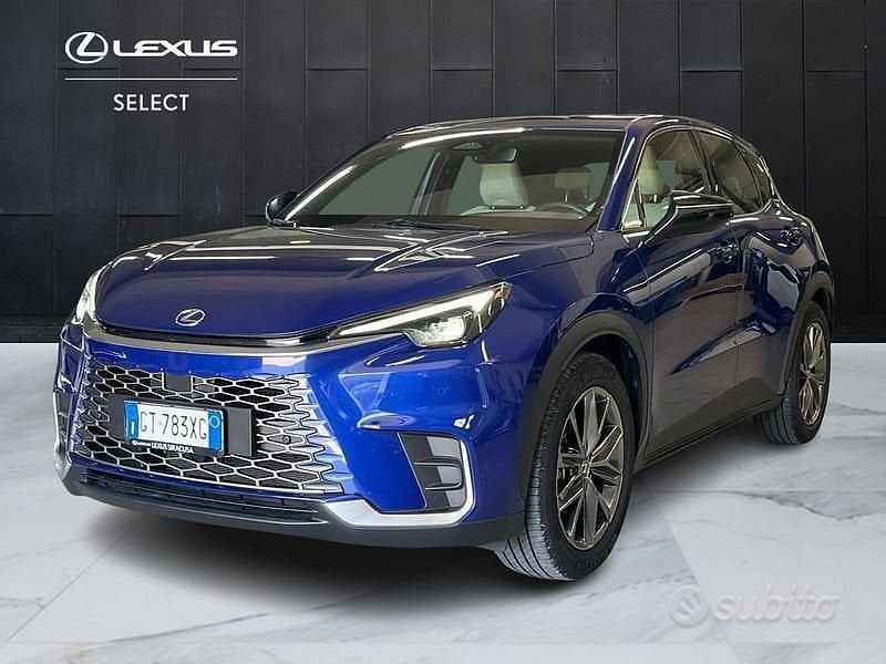 Usata Lexus LBX 136 CV (100 kW) 2024 Blu SUV